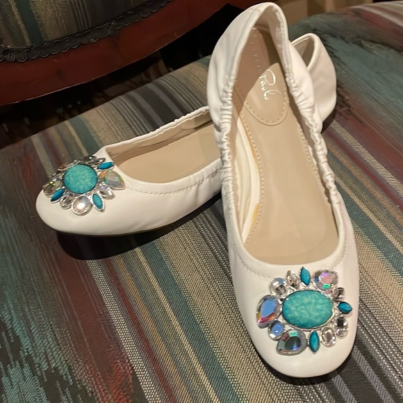 Studio Paolo Ladies 9M White & Turquoise slip-on slippers NEW in BOX - Picture 3 of 16